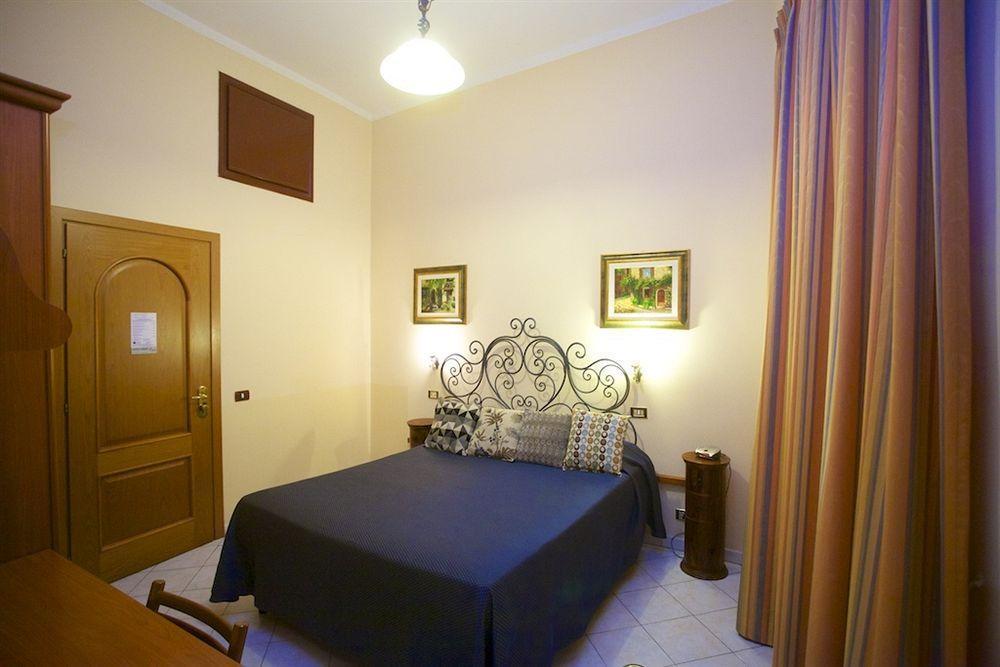 Nicolas Inn Roma Eksteriør bilde